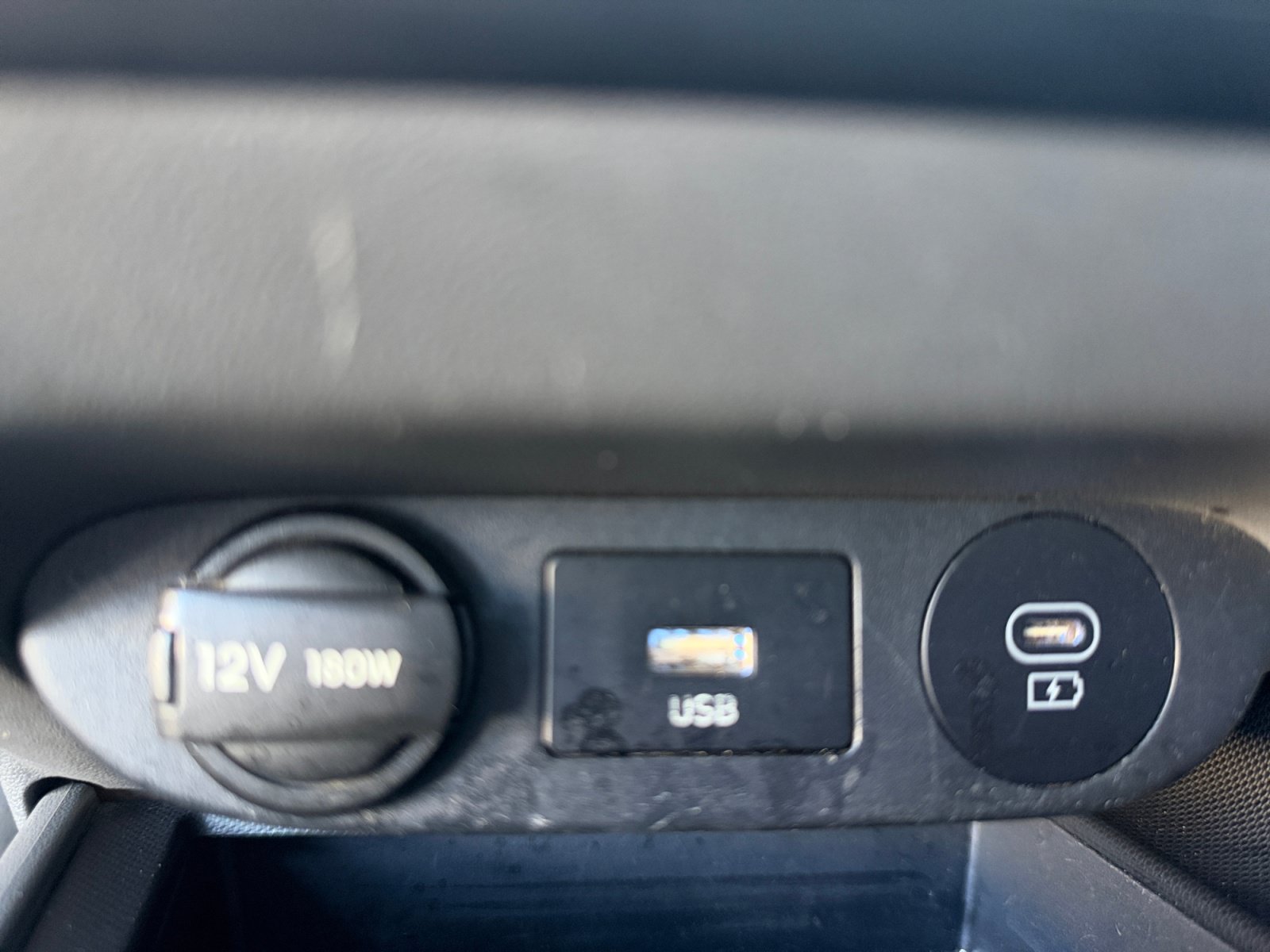 Used 2024 Hyundai Elantra SE FWD image 31