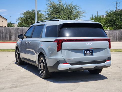 New 2026 Kia Carnival EX FWD image 4