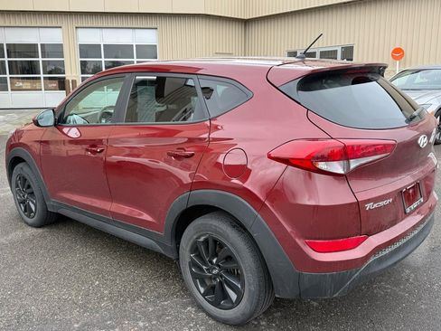 Used 2018 Hyundai Tucson SE image 1