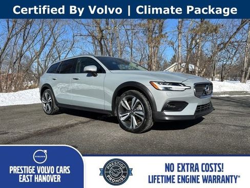 Certified 2025 Volvo V60 B5 Cross Country Plus image 1