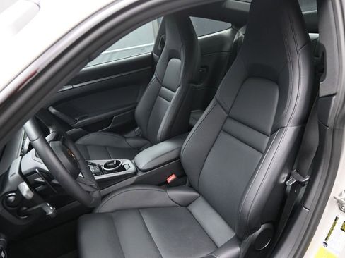 Certified 2025 Porsche 911 Carrera RWD image 7