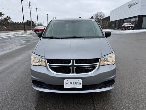 Used 2019 Dodge Grand Caravan SE w/ UConnect Hands-Free Group image 30