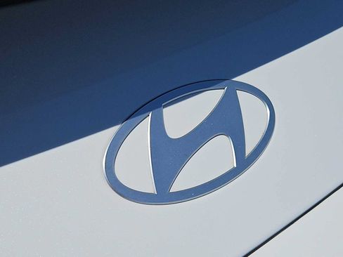 Used 2023 Hyundai Ioniq 6 SEL RWD image 11