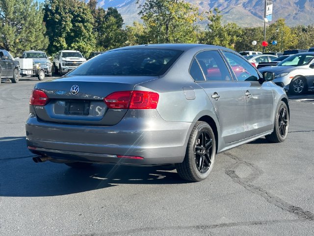 Used 2011 Volkswagen Jetta Sedan FWD image 3