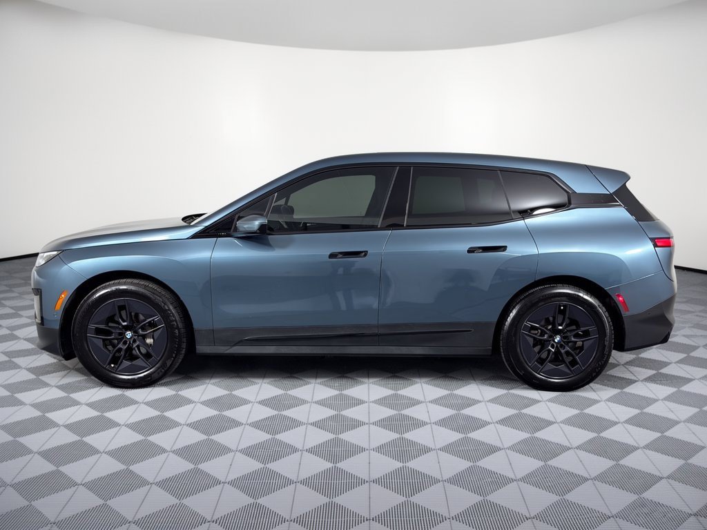 Used 2024 BMW iX xDrive50 w/ Convenience Package AWD/4WD image 2