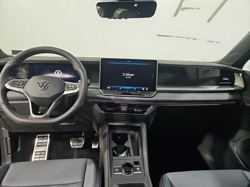 New 2026 Volkswagen Tiguan SE R-Line AWD/4WD image 12