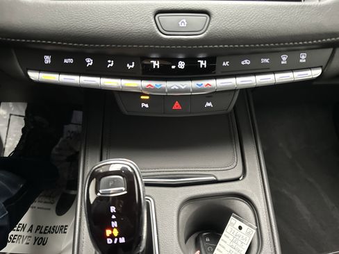 Used 2023 Cadillac XT4 Premium Luxury image 36