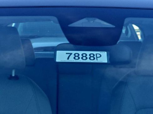 Used 2023 Honda HR-V LX image 33