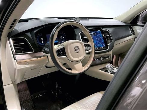 Certified 2023 Volvo XC90 B6 Ultimate w/ Lounge Package image 15