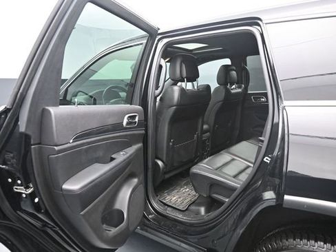 Used 2020 Jeep Grand Cherokee Limited AWD/4WD image 23