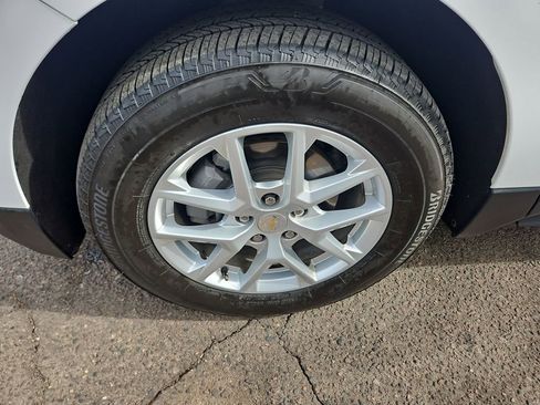 Used 2023 Chevrolet Equinox LT image 40