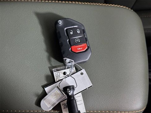 New 2025 Jeep Gladiator Mojave image 20