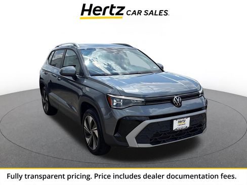 Used 2026 Volkswagen Taos SE AWD/4WD image 1