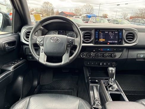Used 2019 Toyota Tacoma TRD Sport image 23