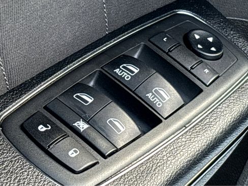 Used 2021 Dodge Charger SXT w/ Blacktop Package image 13