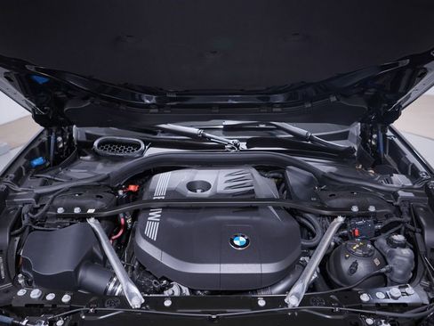 Used 2025 BMW 740i w/ Premium Package image 23