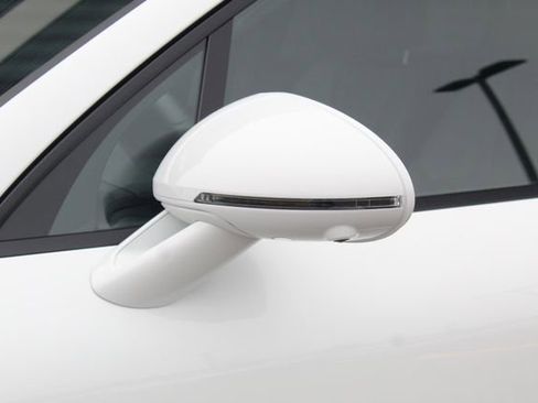 New 2026 Porsche Macan image 14