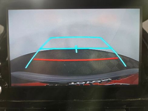 Used 2020 Toyota Corolla SE image 18