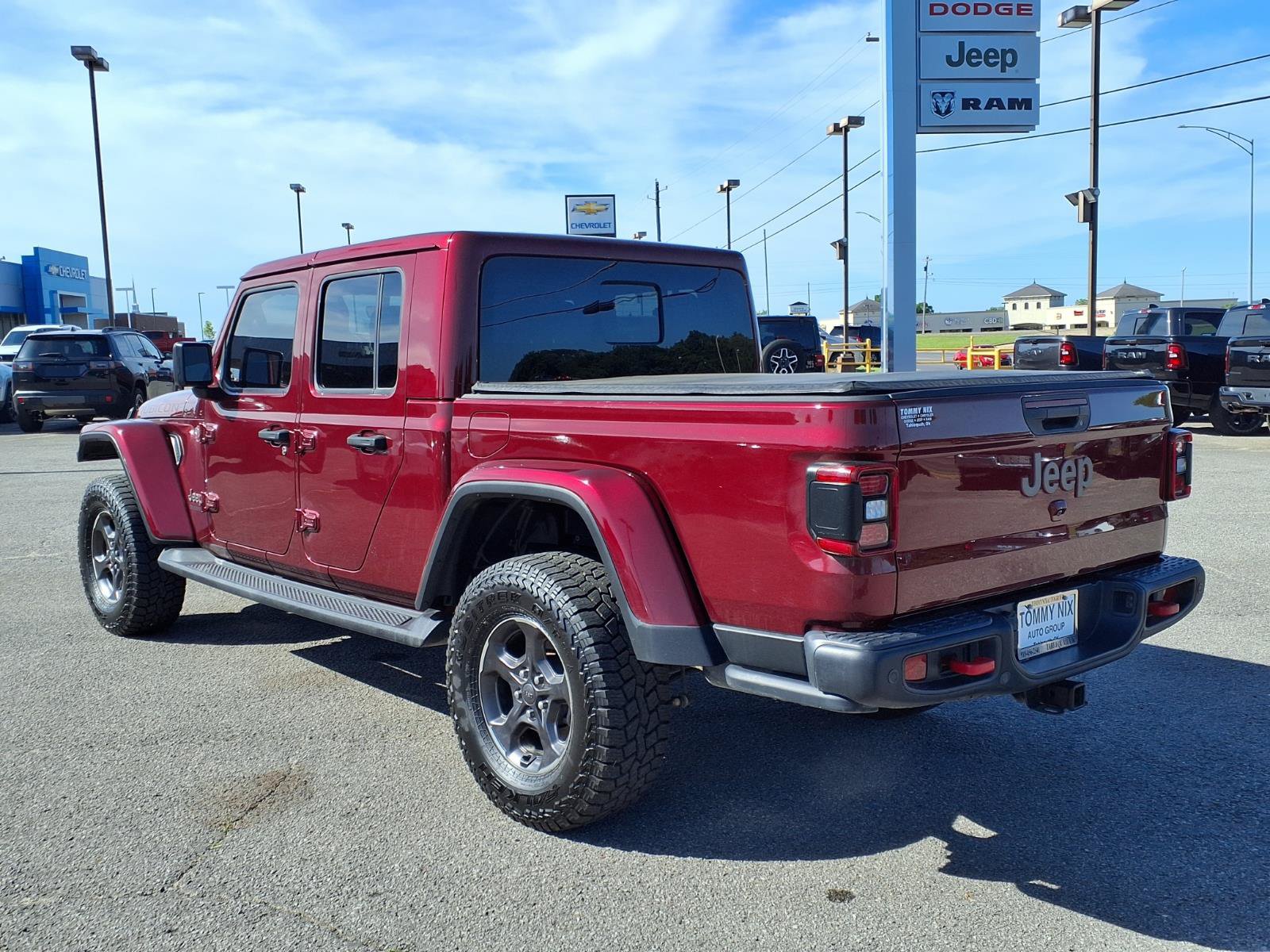 Used 2021 Jeep Gladiator Rubicon AWD/4WD image 2
