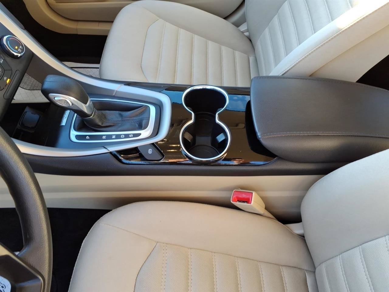 Used 2014 Ford Fusion SE FWD image 12