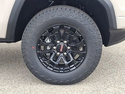 New 2026 GMC Canyon Elevation w/ Convenience Package AWD/4WD image 9
