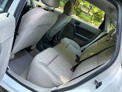 Used 2009 Ford Focus SE FWD image 23