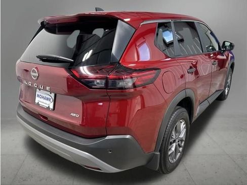 Used 2023 Nissan Rogue S AWD/4WD image 5
