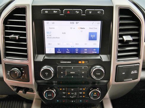 Used 2020 Ford F350 Lariat w/ Lariat Value Package AWD/4WD image 29