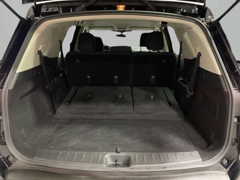 Used 2024 Nissan Pathfinder S image 26