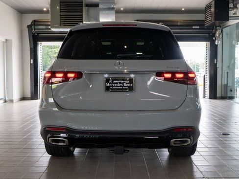 New 2026 Mercedes-Benz GLS 580 4MATIC image 5