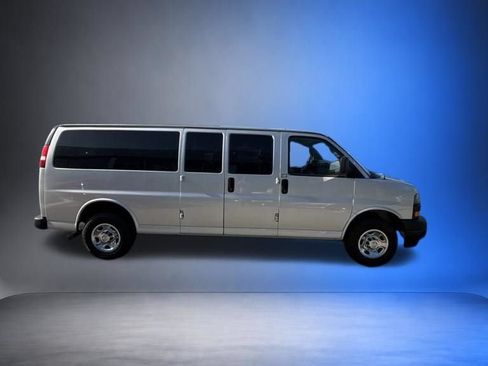 Used 2020 Chevrolet Express 3500 LS RWD image 3
