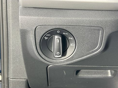 Used 2023 Volkswagen Atlas Cross Sport SE image 10