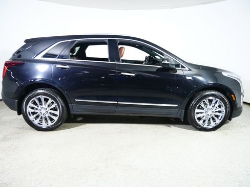 Used 2023 Cadillac XT5 Premium Luxury w/ Technology Package AWD/4WD image 8