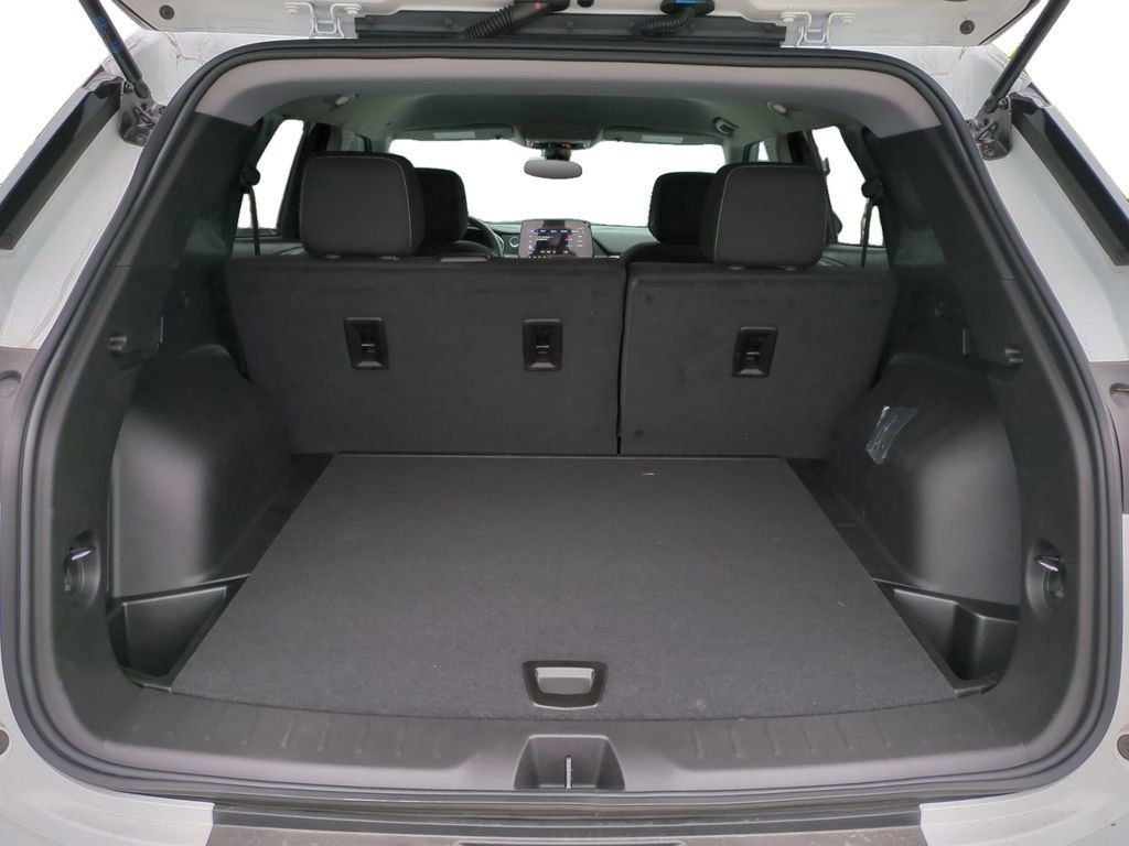 New 2025 Chevrolet Blazer LT w/ LPO, Floor Liner Package FWD image 12