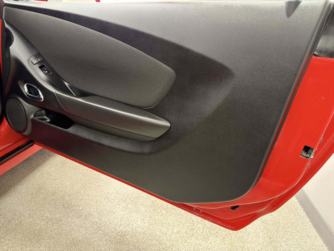 Used 2015 Chevrolet Camaro LT RWD image 13