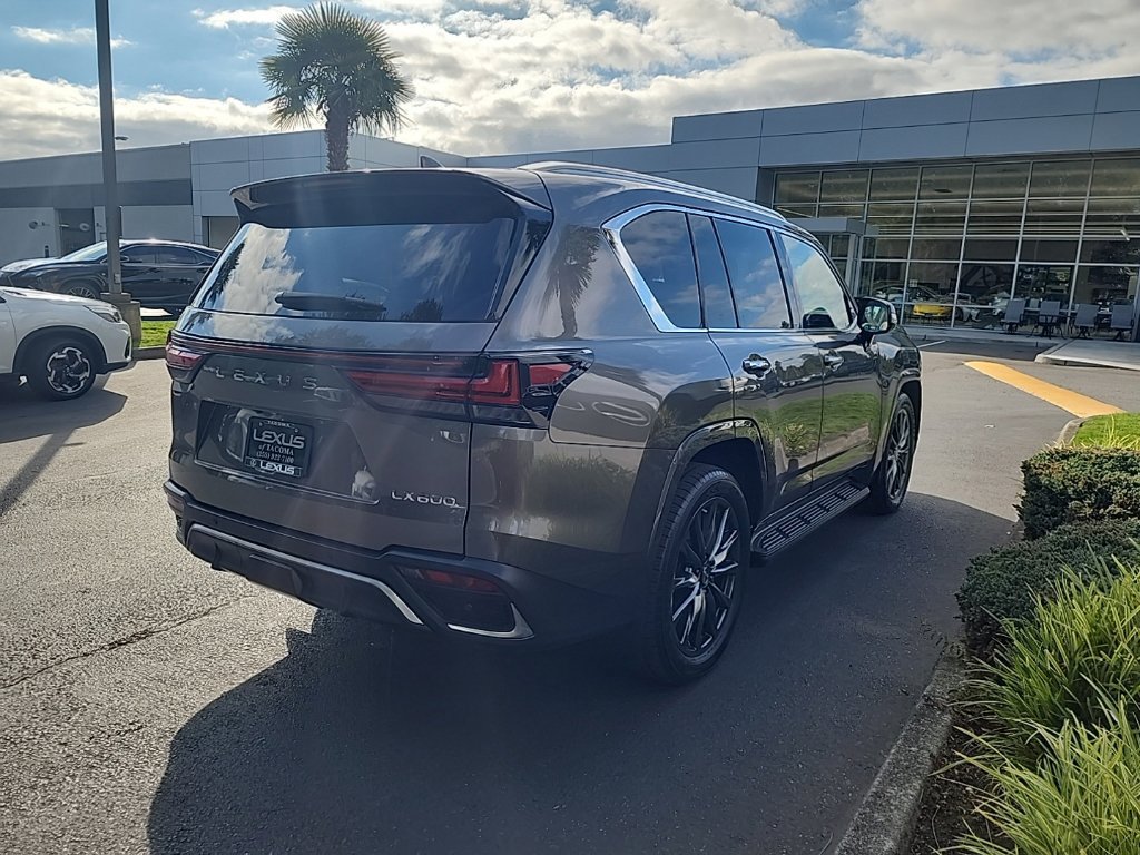 Certified 2023 Lexus LX 600 F Sport AWD/4WD image 5