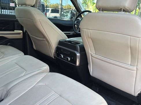 Used 2018 Ford Expedition Platinum AWD/4WD image 34