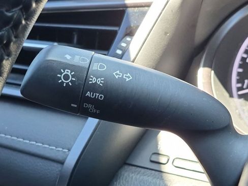Used 2024 Toyota Camry SE FWD image 9