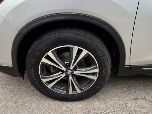 Used 2017 Nissan Rogue SL AWD/4WD image 13