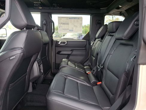 New 2026 Ford Bronco Outer Banks AWD/4WD image 9
