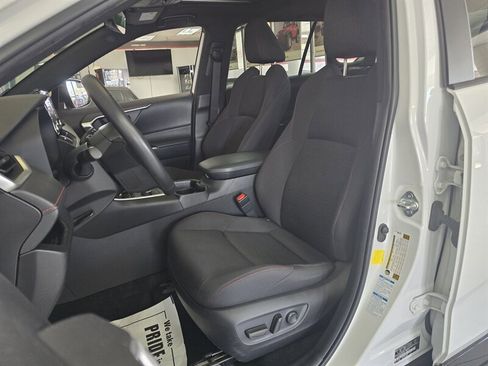 Used 2021 Toyota RAV4 SE w/ Weather & Moonroof Package AWD/4WD image 9