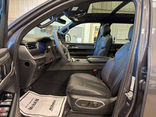 Used 2024 Jeep Wagoneer Series II w/ Premium Group I AWD/4WD image 9