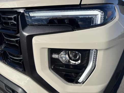 New 2026 GMC Canyon Elevation w/ Convenience Package image 9