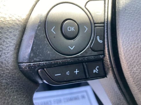 Used 2022 Toyota RAV4 XLE image 36