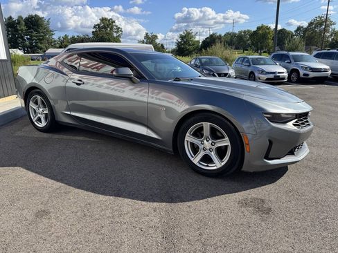 Used 2020 Chevrolet Camaro LT RWD image 4