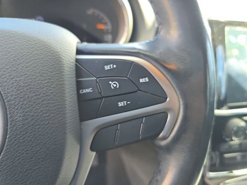 Used 2019 Jeep Grand Cherokee Altitude image 23