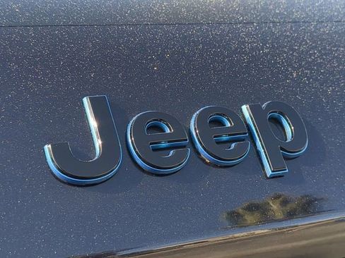 Certified 2023 Jeep Grand Cherokee Trailhawk w/ Luxury Tech Group III image 13