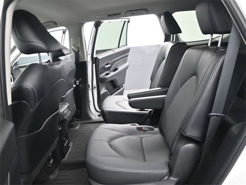 Used 2024 Toyota Grand Highlander XLE image 14