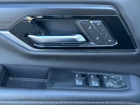 Used 2025 GMC Yukon Denali image 11