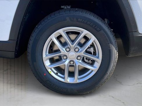 New 2025 Jeep Grand Cherokee L Laredo w/ Luxury Tech Group I image 35